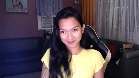 NEWRA  ALLISON online show from November 18, 2025, 6:01 pm