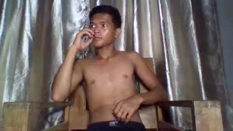 urasian_rey online show from April 23, 2026, 12:29 pm