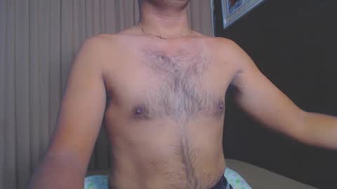 Snapshot of urasianversahunkxx chatting on December 12, 2024, 11:29 am johnzen online show from December 12, 2024, 11:29 am