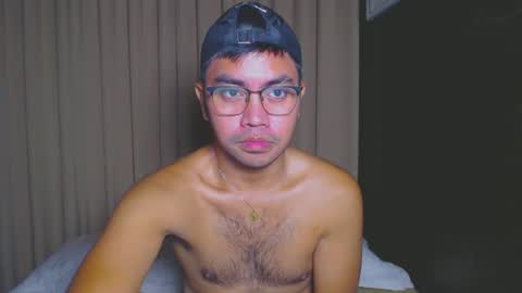 Snapshot of urasianversahunkxx chatting on January 4, 2025, 2:14 pm johnzen online show from January 4, 2025, 2:14 pm