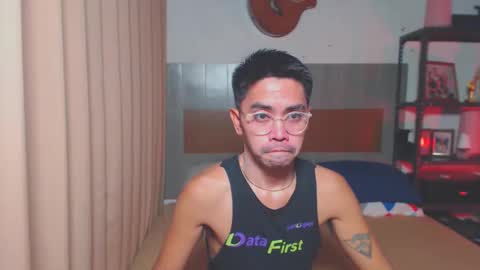 Snapshot of urasianversahunkxx chatting on November 6, 2025, 10:49 am johnzen online show from November 6, 2025, 10:49 am