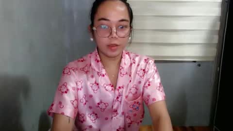 urbabydollx16 online show from May 17, 2026, 4:32 am