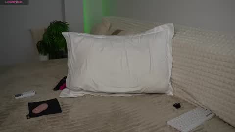 Snapshot of urblonde001 chatting on June 14, 2026, 2:24 am Ksenia Pterson online show from June 14, 2026, 2:24 am