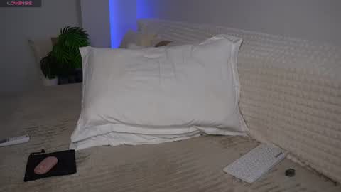 Snapshot of urblonde001 chatting on July 2, 2026, 3:23 am Ksenia Pterson online show from July 2, 2026, 3:23 am