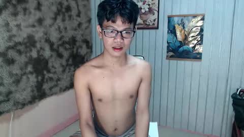 urdreamboy_doms online show from May 13, 2026, 3:15 am