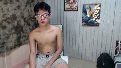 urdreamboy_doms online show from May 13, 2026, 3:53 pm