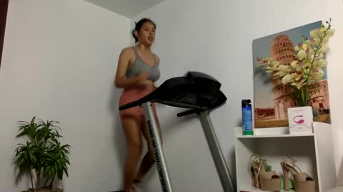 Angela Cullens online show from February 6, 2025, 9:17 pm