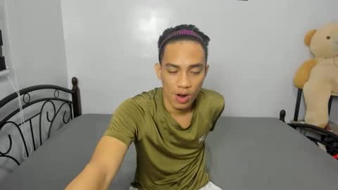 urfucker_vinz online show from February 6, 2026, 1:36 pm