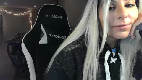 Snapshot of urgoddessmarla chatting on October 4, 2025, 3:15 am Goddess Marla online show from October 4, 2025, 3:15 am