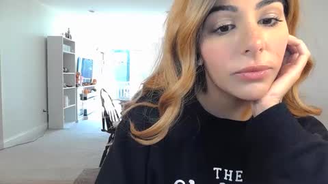 Snapshot of urgoddessmarla chatting on October 9, 2025, 6:50 pm Goddess Marla online show from October 9, 2025, 6:50 pm