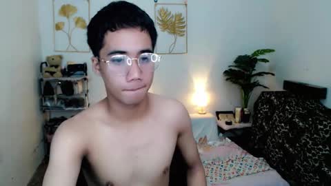 Snapshot of urguy_habibi chatting on November 13, 2025, 1:54 pm Bib online show from November 13, 2025, 1:54 pm