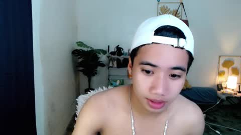 Snapshot of urguy_habibi chatting on January 6, 2026, 6:22 pm Bib online show from January 6, 2026, 6:22 pm