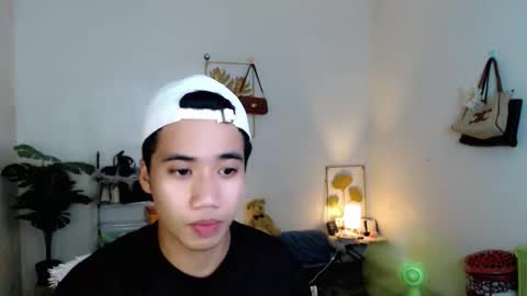 Snapshot of urguy_habibi chatting on January 7, 2026, 9:45 am Bib online show from January 7, 2026, 9:45 am