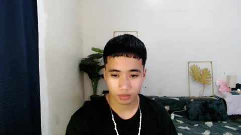 Snapshot of urguy_habibi chatting on January 18, 2026, 5:17 pm Bib online show from January 18, 2026, 5:17 pm