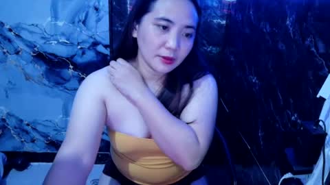 urhotjen online show from July 23, 2026, 1:19 am