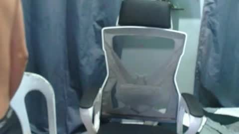 Snapshot of urhotpinoy_izaac chatting on March 23, 2026, 7:51 pm simeon ulok online show from March 23, 2026, 7:51 pm