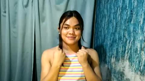 urhottie_bella online show from July 7, 2026, 6:47 am