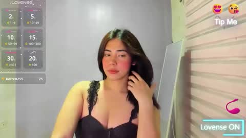 urhottie_nova online show from February 12, 2026, 1:50 pm