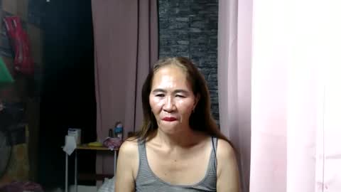 urhotvivian11 online show from December 16, 2025, 9:25 am