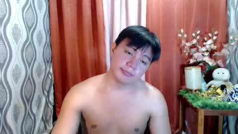 urhunky_ivan online show from December 8, 2024, 6:17 pm