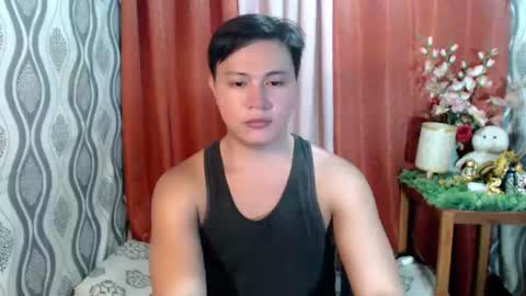urhunky_ivan online show from February 9, 2025, 5:19 am