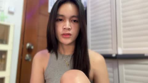 Amira online show from April 16, 2026, 2:23 am