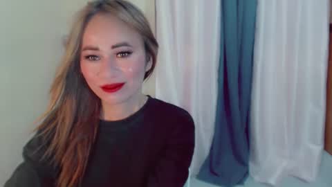 urlovely_che online show from May 12, 2026, 6:32 am
