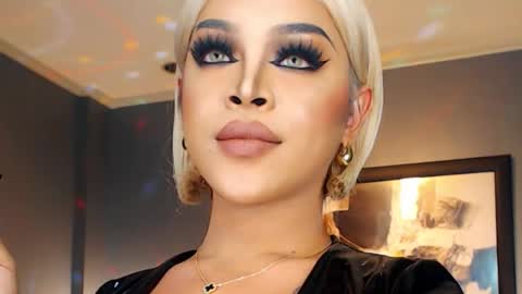 UrMajestyTyra online show from September 29, 2025, 1:44 am