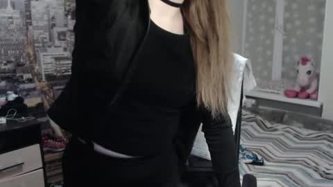 Mary online show from April 28, 2026, 7:19 pm