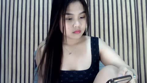 Snapshot of urpinaycutie chatting on February 17, 2025, 12:38 pm urpinaycutie online show from February 17, 2025, 12:38 pm