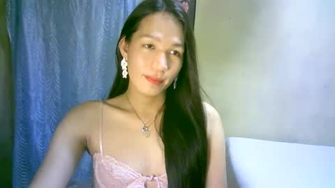 queen julia not into CHEAPGUY online show from February 16, 2025, 1:38 pm