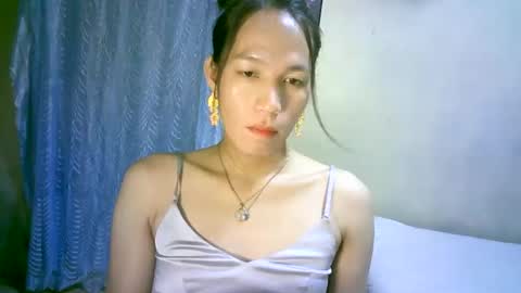 queen julia not into CHEAPGUY online show from February 17, 2025, 12:48 pm