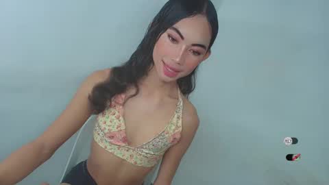 urpretty_mistake online show from February 13, 2026, 5:25 am