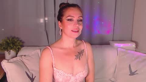 Silvia online show from November 19, 2025, 5:40 am