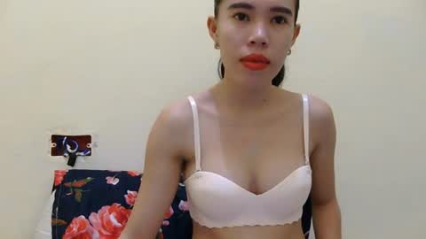 urskinnychix online show from June 20, 2026, 12:36 am