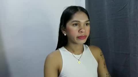 ursweet_zeviixx online show from February 13, 2026, 10:33 am