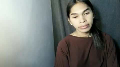 ursweet_zeviixx online show from June 19, 2026, 9:13 am