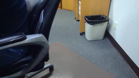 useemie online show from February 17, 2025, 10:47 pm