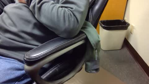 useemie online show from November 17, 2025, 9:20 pm