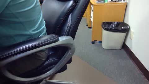 useemie online show from April 7, 2026, 11:04 pm