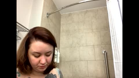 usefulhole online show from September 27, 2025, 12:54 pm