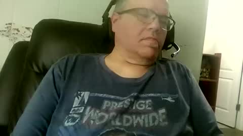 usstarr1 online show from April 10, 2026, 4:12 pm