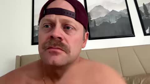 Snapshot of utah4fub4 chatting on October 10, 2025, 10:09 pm utah4fub4 online show from October 10, 2025, 10:09 pm