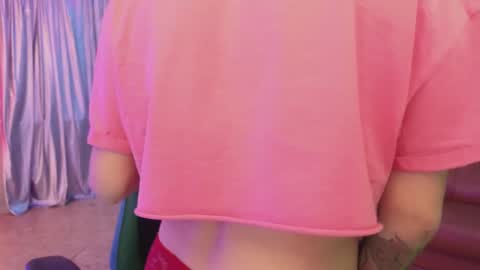 Snapshot of uvrays999 chatting on December 9, 2024, 12:23 am Leila online show from December 9, 2024, 12:23 am