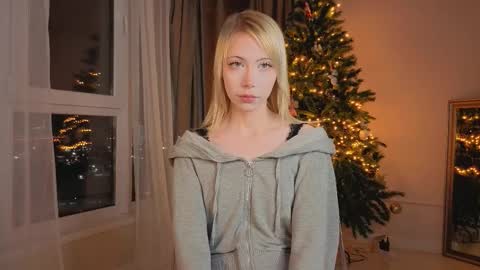 Chloe online show from February 17, 2026, 1:51 pm