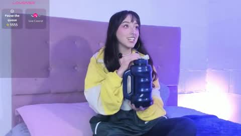 v1cky_ online show from November 7, 2025, 10:32 pm