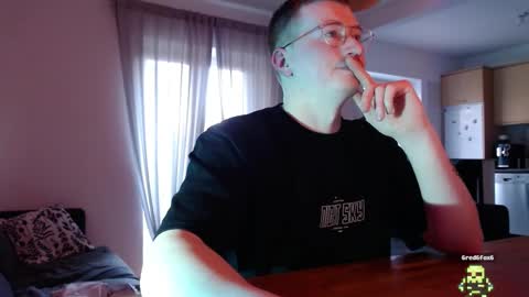 Snapshot of vacation__ chatting on February 18, 2025, 4:05 pm vacation__ online show from February 18, 2025, 4:05 pm