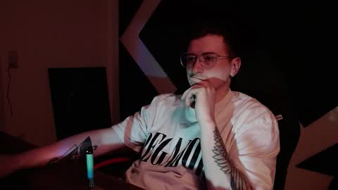 vacation__ online show from November 27, 2025, 3:47 pm