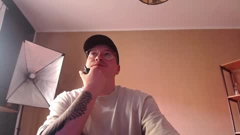Snapshot of vacation__ chatting on May 2, 2026, 3:39 pm vacation__ online show from May 2, 2026, 3:39 pm