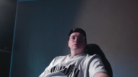 Snapshot of vacation__ chatting on May 4, 2026, 3:30 pm vacation__ online show from May 4, 2026, 3:30 pm